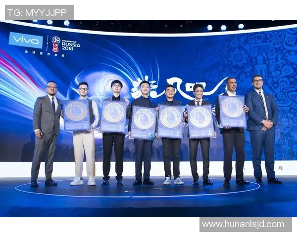 世界传奇球星齐聚一堂，燃情六人足球赛